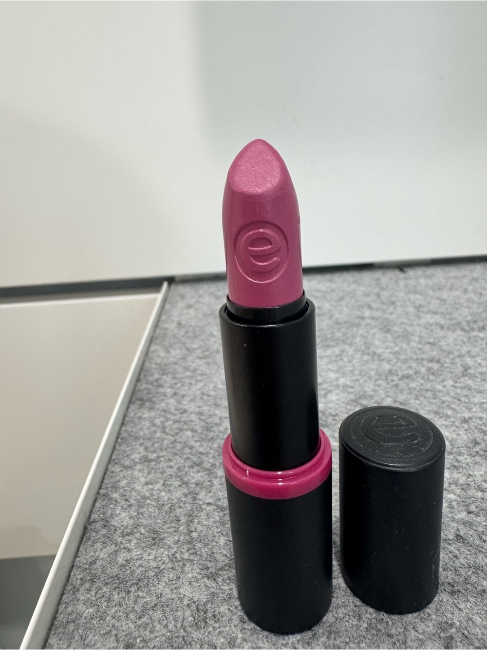 Essence Lipstick in Wear Berries